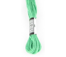 Texto de una tienda en línea que vende materiales para manualidades: hilos, cordones, mouliné, canva, telas, agujas,