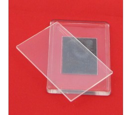 Square frame with magnet